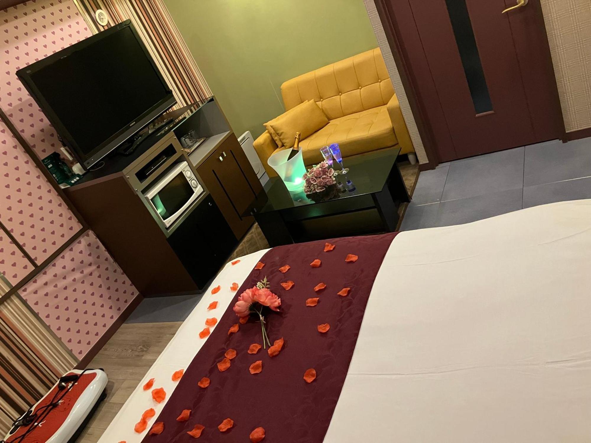 X Hotel - Adult Only- Sayama Bagian luar foto